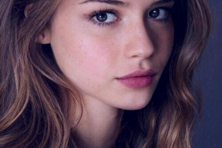 Ruby, 21, a chestnut amber-eyed latina companion based in Santa Isabel. Offering Party Girl, Girlfriend Experience, A-Level. Available for incall and outcall...