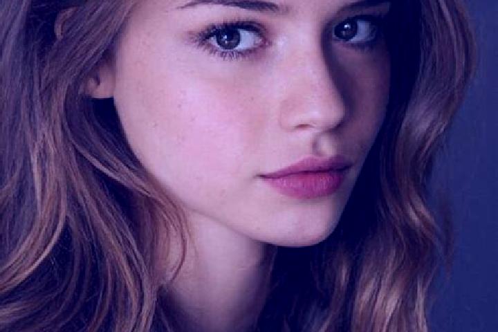 Ruby, 22, a auburn hazel-eyed caribbean companion based in Ask. Offering GFE, A-Level, OWO, BDSM. Available for incall and outcall, overnight bookings availa...