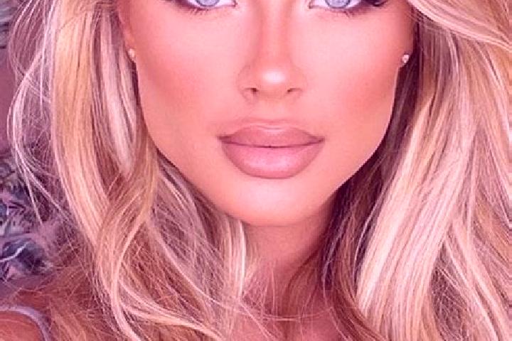 Ruby, 22, a blonde hazel-eyed latina companion based in Runavik. Offering Tantra, Striptease, Duos. Available for incall and outcall, day and evening dates.