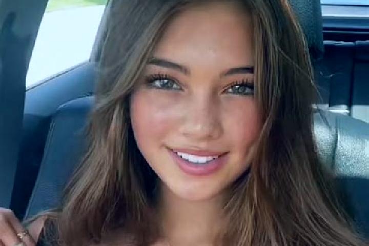 Ruby, 22, a brunette grey-eyed caribbean companion based in Amendolara. Offering BDSM, CIM, OWO. Available for incall and outcall, day and evening dates.