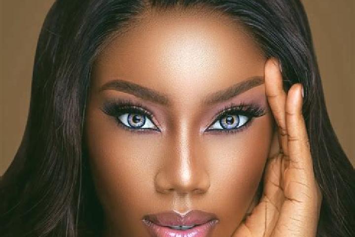 Ruby, 22, a chestnut blue-eyed ebony companion based in Claudelands. Offering Deep French Kissing, Girlfriend Experience, Fetish. Available for incall and ou...