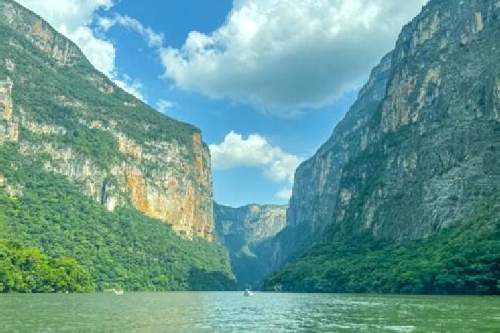 Ruby, 22 — Escort in Acapetahua, Mexico