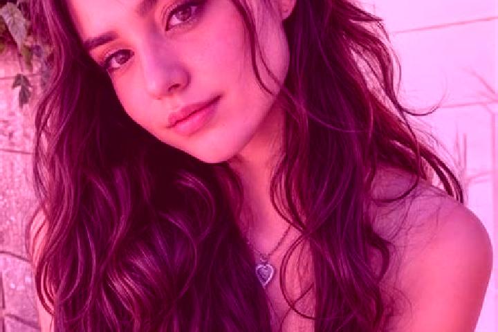 Ruby, 23, a auburn amber-eyed middle eastern companion based in Paucarcolla. Offering Prostate Massage, OWO, Deep French Kissing, A-Level. Available for inca...
