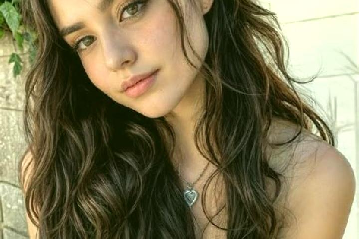 Ruby, 23, a auburn hazel-eyed mixed companion based in San Pablo Atotonilco. Offering GFE, Travel Companion. Available for incall and outcall, day and evenin...