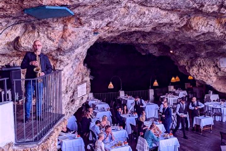 Ruby, 23, a blonde grey-eyed latina companion based in Grotte di Castro. Offering Dinner Date, Travel Companion, 69, OWO, Domination. Available for incall an...