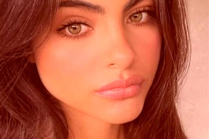 Ruby, 23, a brunette green-eyed caucasian companion based in Sant Antonio. Offering Fetish, Roleplay, Girlfriend Experience, Travel Companion. Available for ...