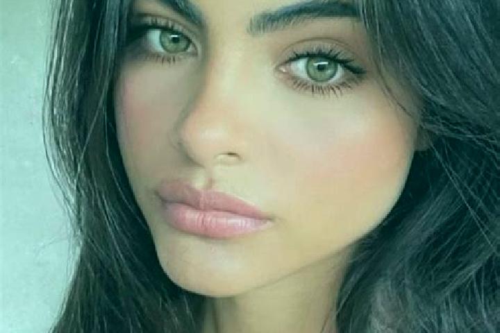 Ruby, 23, a brunette green-eyed latina companion based in Kraainem. Offering Duos, Erotic Massage, Party Girl, Deep French Kissing. Available for incall and ...
