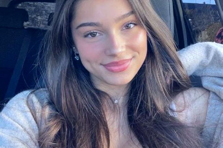 Ruby, 23, a brunette grey-eyed european companion based in Alimosho. Offering Erotic Massage, Couples, Party Girl, A-Level. Available for incall and outcall,...