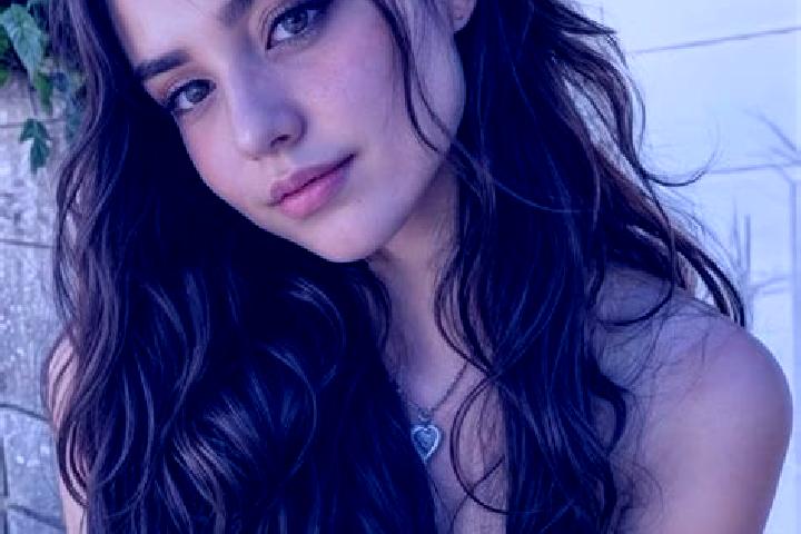 Ruby, 23, a brunette hazel-eyed middle eastern companion based in Pazos. Offering Erotic Massage, Girlfriend Experience, Domination. Available for incall and...