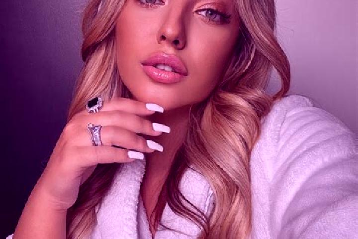 Ruby, 23 — Escort in Hakali, Finland
