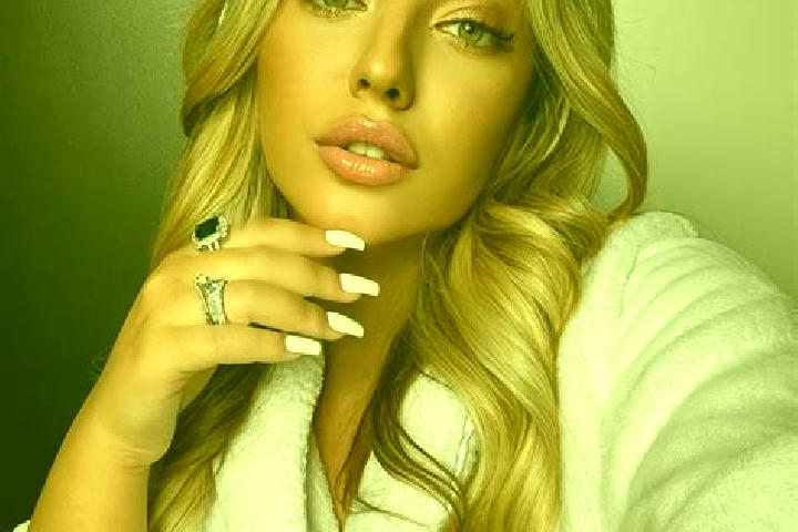 Ruby, 23 — Escort in Oberleichtersbach, Germany