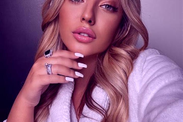 Ruby, 23 — Escort in Plaiesti, Romania