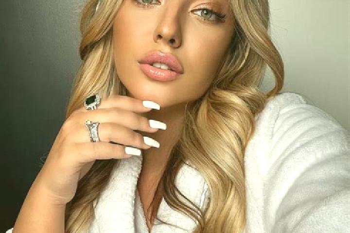 Ruby, 23 — Escort in Stetten, Germany
