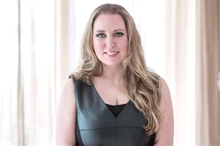 Ruby, 23 — Escort in Velden, Germany