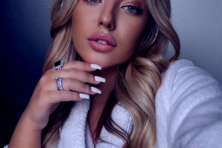 Ruby, 23 — Escort in Walden, Canada