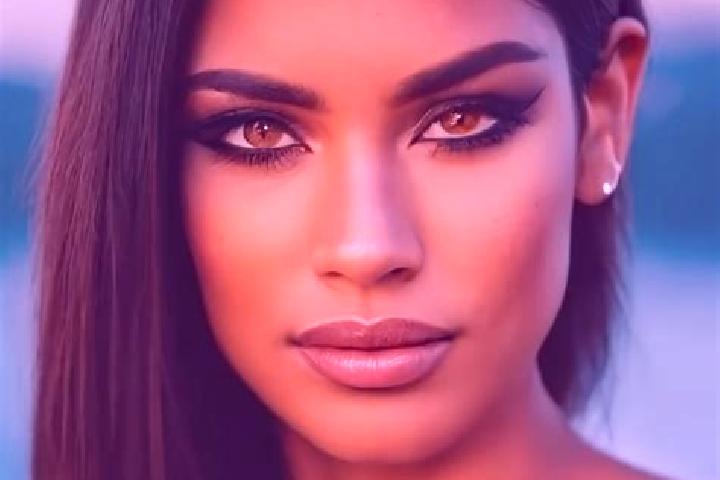 Ruby, 24, a auburn dark-eyed latina companion based in Bogdan Voda. Offering Erotic Massage, Fetish, Prostate Massage. Available for incall and outcall, day ...