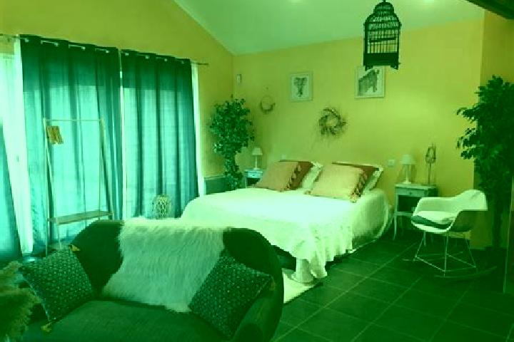 Ruby, 24 — Escort in Breteniere, France