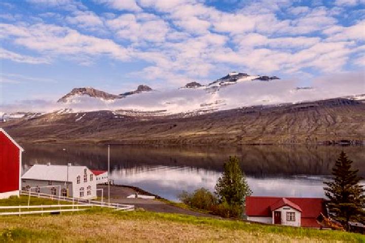 Ruby, 24 — Escort in Faskrudsfjoerdur, Iceland