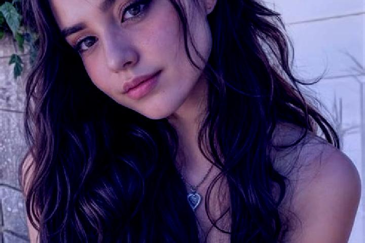 Ruby, 25, a auburn hazel-eyed middle eastern companion based in Eastland. Offering OWO, Prostate Massage, BDSM. Available for incall and outcall, overnight b...