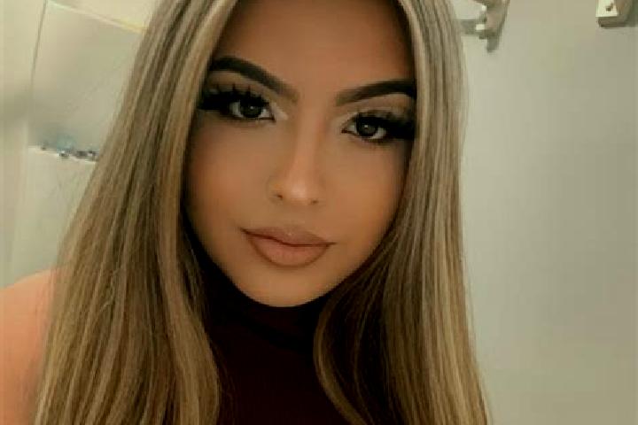 Ruby, 25, a blonde amber-eyed latina companion based in Tillberga. Offering Striptease, 69, Overnight. Available for incall and outcall, day and evening dates.
