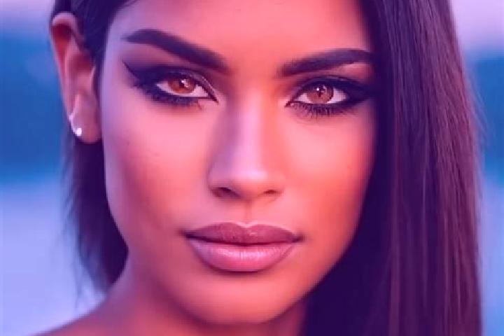 Ruby, 25, a red amber-eyed latina companion based in Dulces Nombres. Offering Erotic Massage, Party Girl, Striptease. Available for incall and outcall, overn...