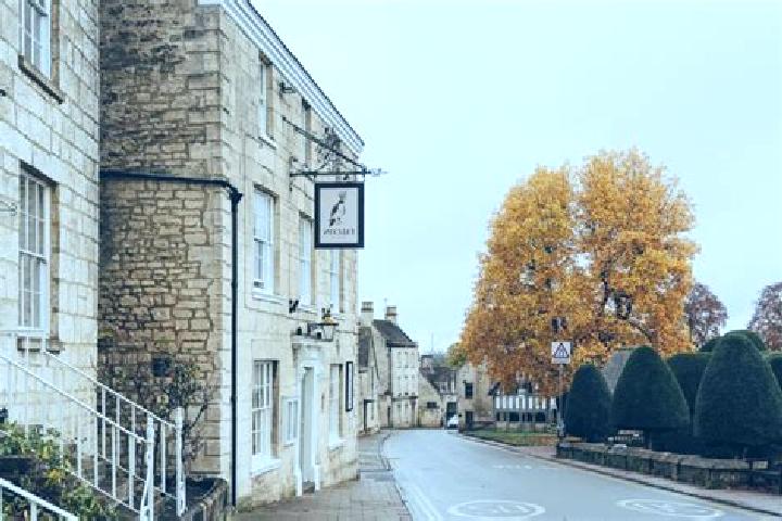 Ruby, 25 — Escort in Painswick, United Kingdom