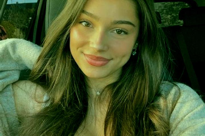 Ruby, 26, a brunette blue-eyed indian companion based in Abaran. Offering Massage, GFE, Fetish, Couples. Available for incall and outcall, day and evening da...