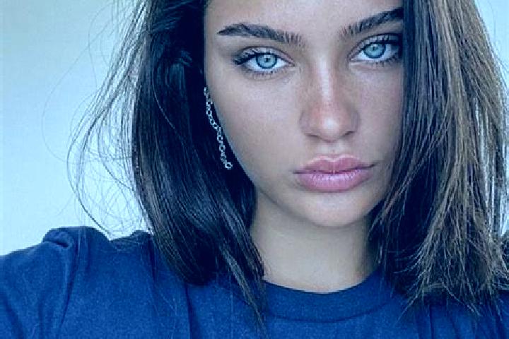 Ruby, 26, a brunette dark-eyed slavic companion based in Darungan. Offering Massage, Fetish, A-Level, Striptease. Available for incall and outcall, overnight...