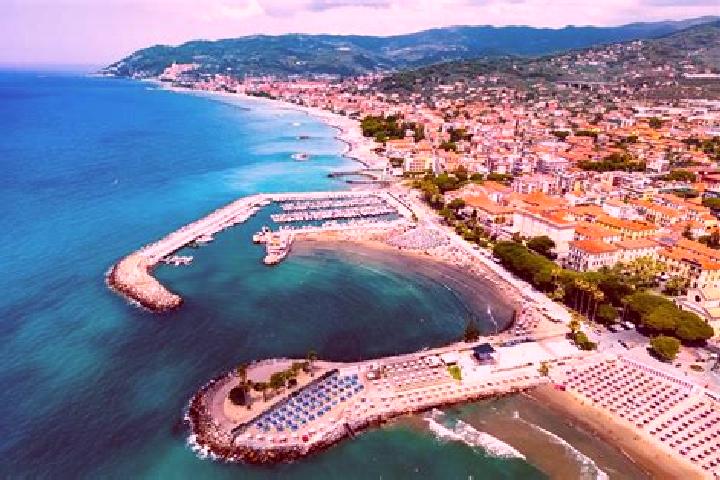 Ruby, 26 — Escort in Diano Marina, Italy