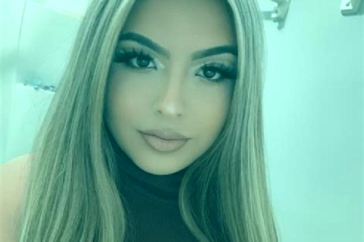 Ruby, 27, a blonde dark-eyed latina companion based in Grosse Pointe Woods. Offering Couples, Roleplay, Dinner Date, Girlfriend Experience. Available for inc...