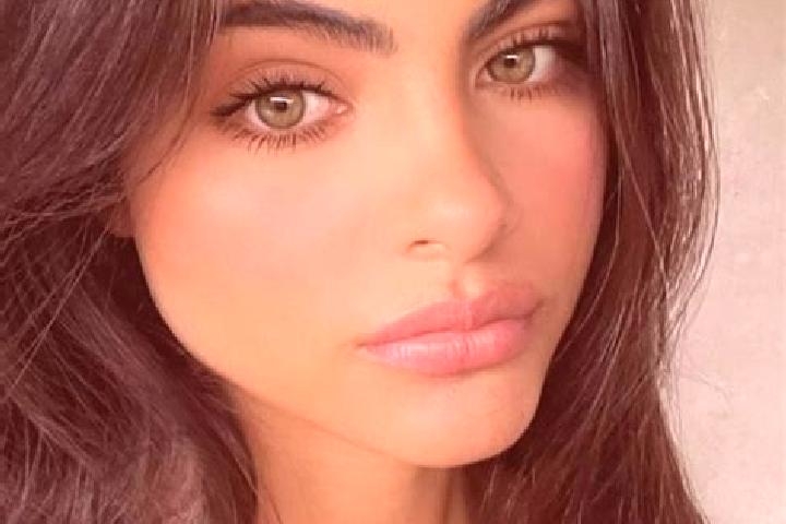 Ruby, 27, a brunette dark-eyed mediterranean companion based in Folignano. Offering CIM, Domination, Striptease, A-Level, Overnight. Available for incall and...