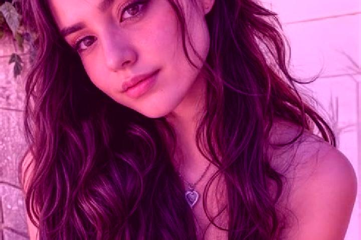 Ruby, 27, a brunette hazel-eyed middle eastern companion based in Braunton. Offering Party Girl, Couples, CIM, Deep French Kissing, Domination. Available for...