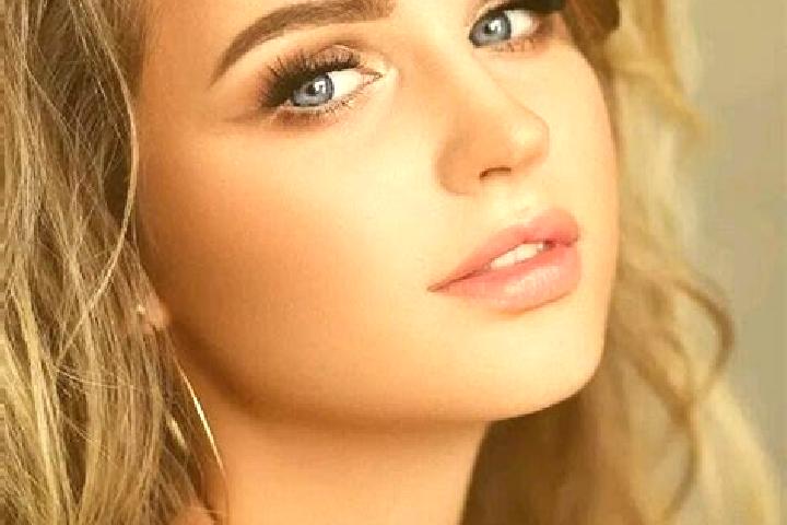 Ruby, 27, a dark blonde blue-eyed ebony companion based in Barx. Offering GFE, Tantra, BDSM. Available for incall and outcall, overnight bookings available.