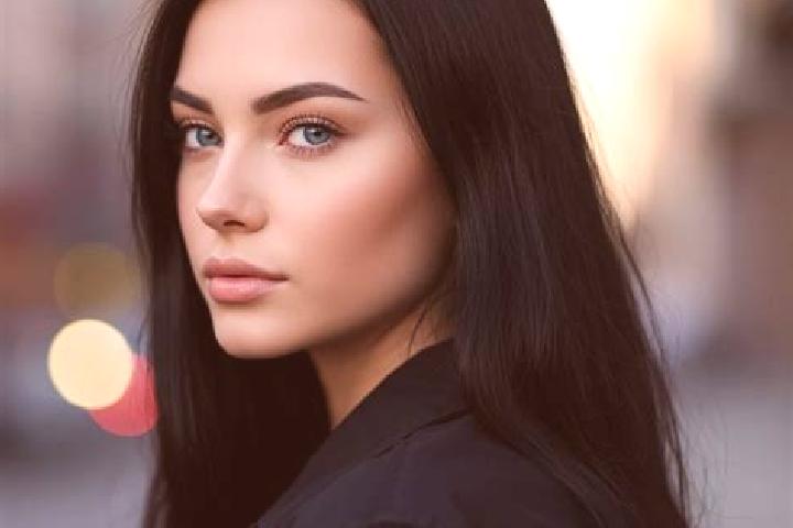Ruby, 28, a red blue-eyed latina companion based in Topsham. Offering Massage, Dinner Date, Couples. Available for incall and outcall, overnight bookings ava...