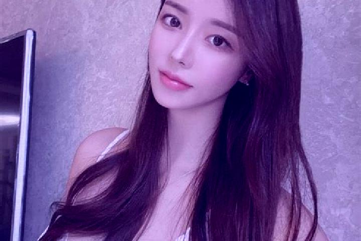 Ruby, 28 — Escort in Zhuangli, China
