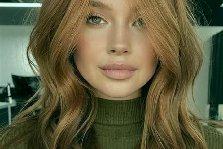 Ruby, 29, a auburn hazel-eyed slavic companion based in Boitimu. Offering Duos, Party Girl, Massage. Available for incall and outcall, overnight bookings ava...
