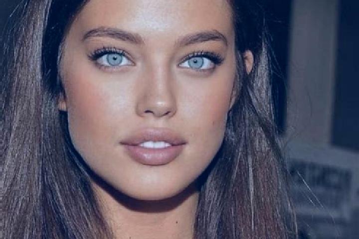 Ruby, 29, a brunette green-eyed caucasian companion based in Chittarkonda. Offering Deep French Kissing, Fetish, A-Level, Prostate Massage, Erotic Massage. A...