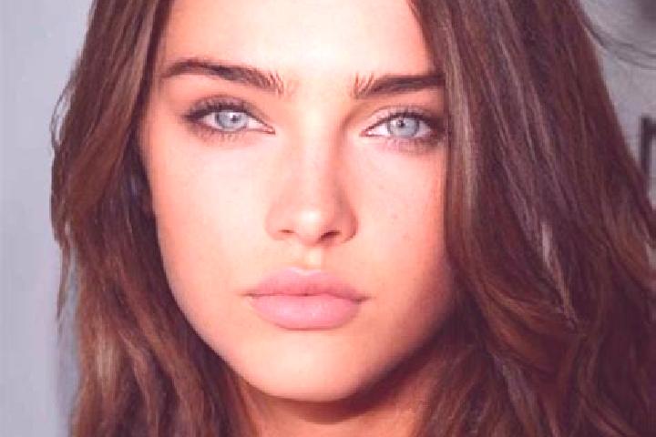 Ruby, 30, a brunette grey-eyed slavic companion based in El Eden. Offering Tantra, 69, Domination, Travel Companion, Deep French Kissing. Available for incal...