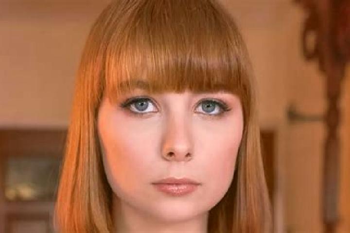 Ruby, 30, a red amber-eyed caucasian companion based in Lassy. Offering Dinner Date, Massage, Erotic Massage, 69. Available for incall and outcall, day and e...