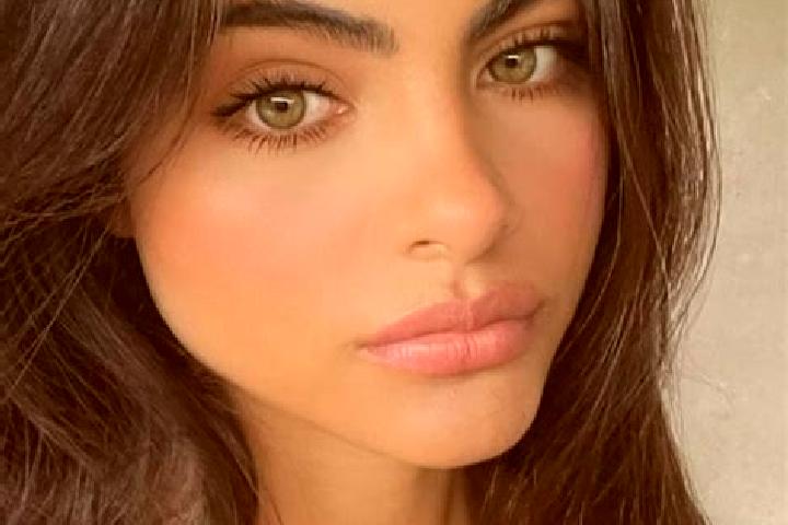 Ruby, 32, a brunette dark-eyed middle eastern companion based in Bobures. Offering Striptease, Tantra, Party Girl. Available for incall and outcall, overnigh...