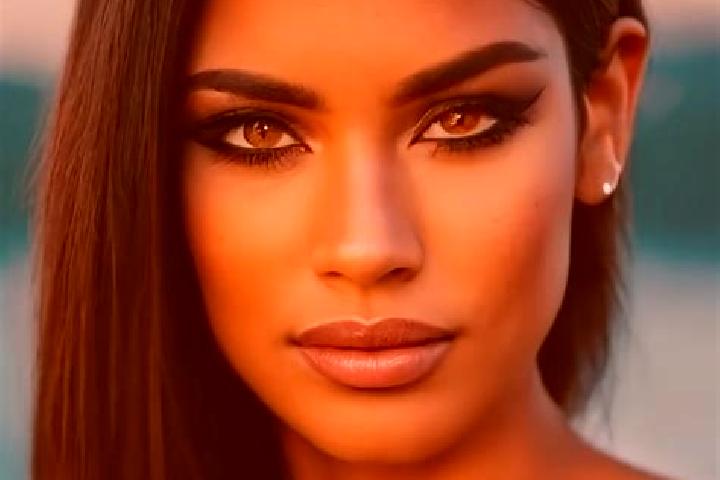 Ruby, 32, a red amber-eyed latina companion based in Ernee. Offering GFE, Girlfriend Experience, Tantra. Available for incall and outcall, day and evening da...
