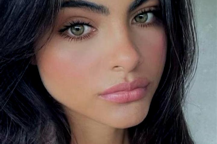 Ruby, 33, a chestnut green-eyed indian companion based in Tirora. Offering GFE, Fetish, Travel Companion. Available for incall and outcall, day and evening d...