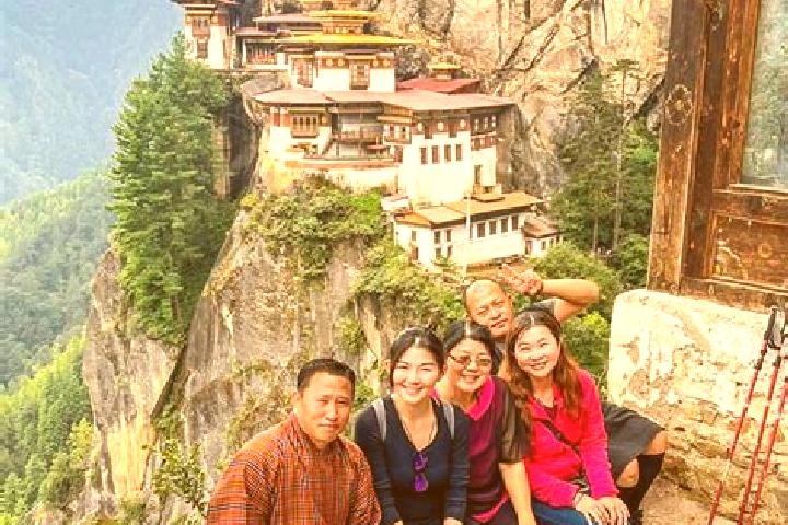 Ruby, 33 — Escort in Paro, Bhutan