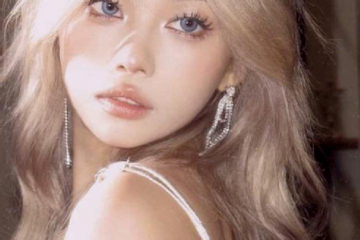 Ruby, 34, a blonde dark-eyed asian companion based in Vistarino. Offering Deep French Kissing, CIM, Massage, Travel Companion, Duos. Available for incall and...