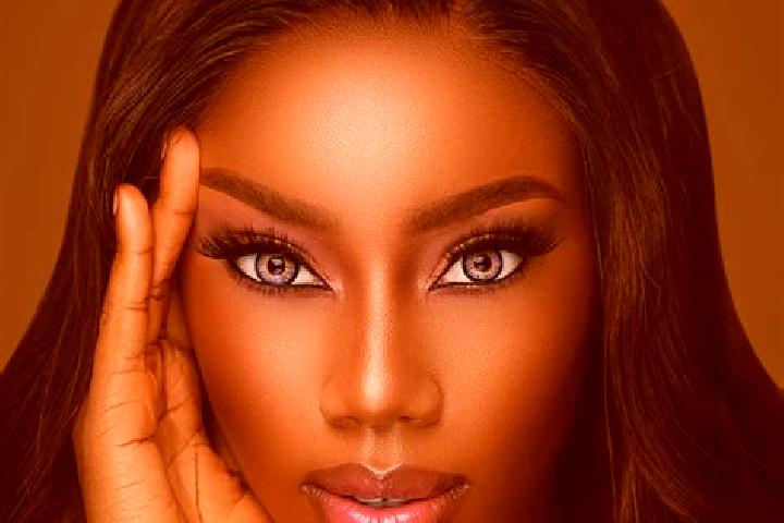 Ruby, 34, a chestnut blue-eyed ebony companion based in El Grado. Offering Travel Companion, Domination, Party Girl, Tantra. Available for incall and outcall...