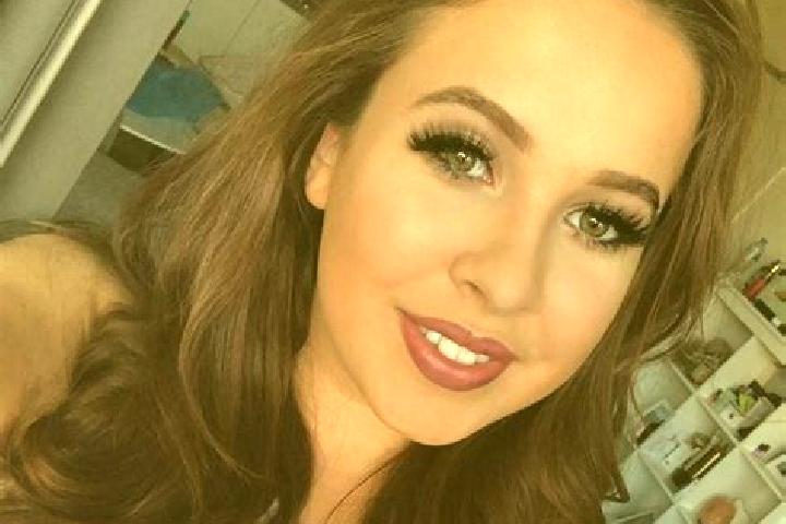 Ruby, 34, a dark blonde amber-eyed caucasian companion based in Tiorotierie. Offering Prostate Massage, GFE, CIM, Fetish. Available for incall and outcall, d...