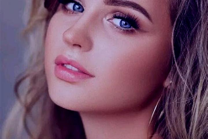 Ruby, 34, a dark blonde blue-eyed slavic companion based in Poarta Alba. Offering Fetish, Party Girl, Girlfriend Experience. Available for incall and outcall...