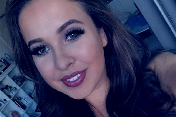 Ruby, 35, a auburn dark-eyed slavic companion based in Pedro Leopoldo. Offering Dinner Date, Girlfriend Experience, Erotic Massage. Available for incall and ...