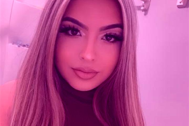 Ruby, 35, a blonde hazel-eyed latina companion based in Ciflik. Offering A-Level, Fetish, Duos. Available for incall and outcall, overnight bookings available.