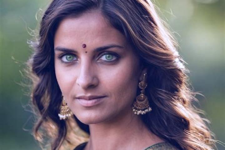 Ruby, 35, a chestnut green-eyed indian companion based in Bilje. Offering Striptease, Travel Companion, Domination, Tantra. Available for incall and outcall,...